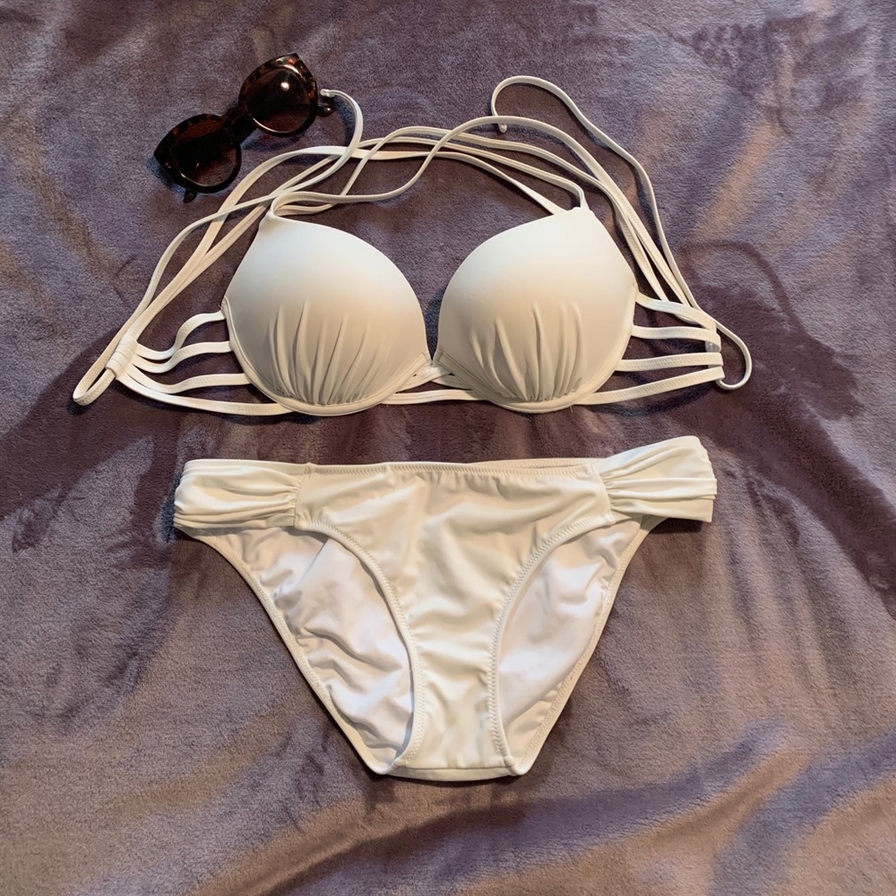 Shade & Shore Bikini 32DD top, Medium bottom